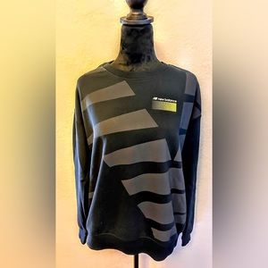 NEW BALANCE Black Gray Sport Style Optiks Crewneck